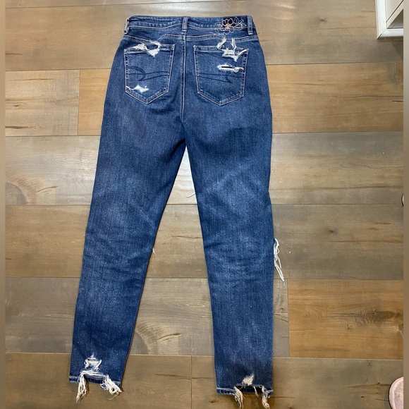 AE Strigid Ripped Mom Jean - Picture 3 of 5